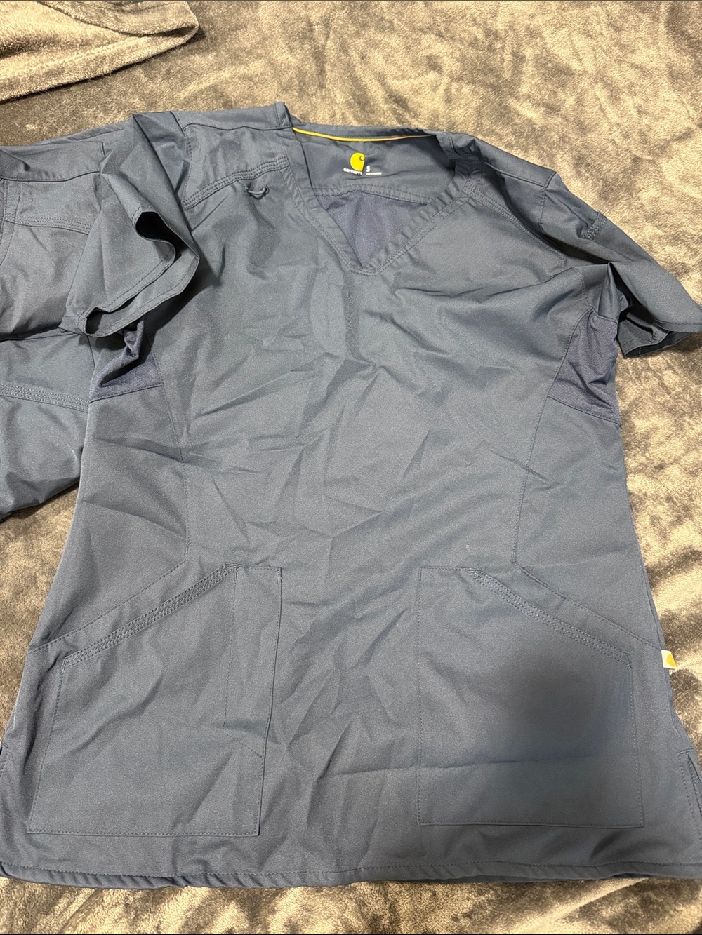 Carhartt Navy and black Short-Sleeve V-Neck Work Scrub Top Women’s Small